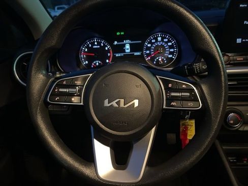 Used 2023 Kia Forte LXS w/ LXS Technology Package image 12