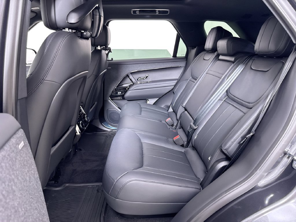 New 2026 Land Rover Range Rover Sport Dynamic SE AWD/4WD image 21