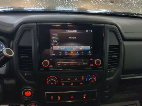 Used 2024 Nissan Titan SV image 16