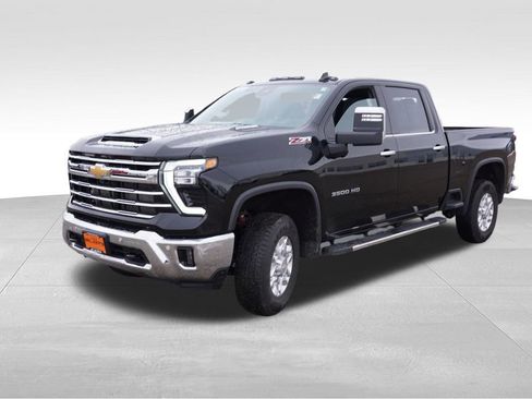 Certified 2024 Chevrolet Silverado 3500 LTZ w/ LTZ Premium Package image 11