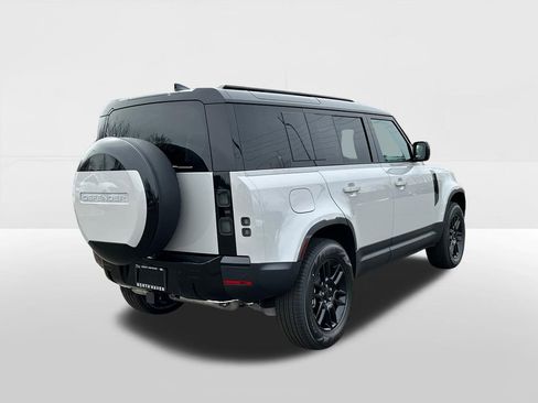 New 2026 Land Rover Defender 110 S image 4