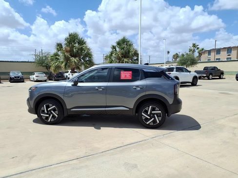 Used 2026 Nissan Kicks SV FWD image 2