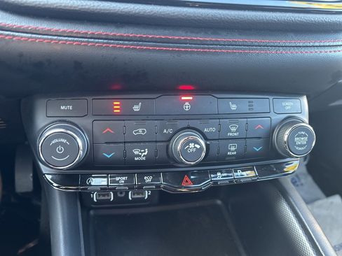 Used 2023 Dodge Durango GT image 31