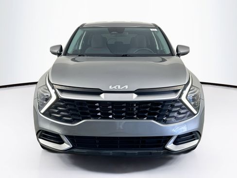 Used 2024 Kia Sportage LX FWD image 2