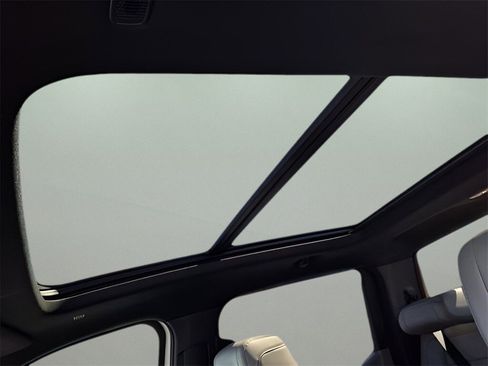 New 2025 Toyota Tundra Limited image 8