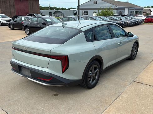 Used 2025 Kia K4 FWD image 6
