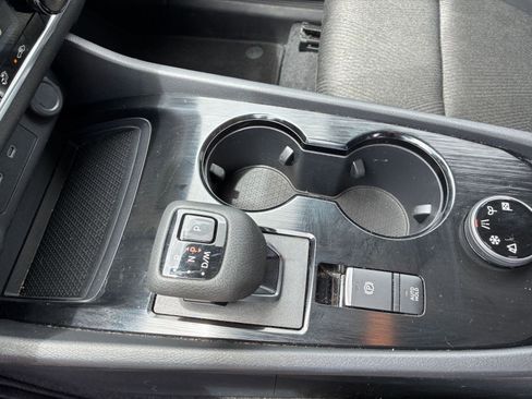 Used 2025 Nissan Rogue SV AWD/4WD image 38