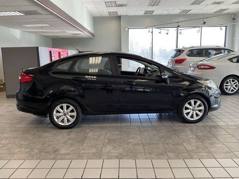 Used 2013 Ford Fiesta SE image 6