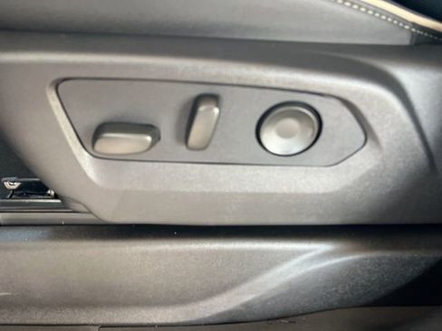 New 2025 Chevrolet Suburban Premier image 15