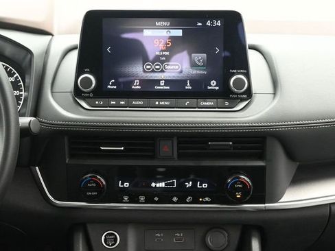 Used 2023 Nissan Rogue SV image 26