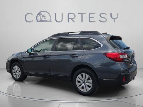Used 2019 Subaru Outback 2.5i Premium AWD/4WD image 3