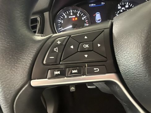 Used 2020 Nissan Rogue S FWD image 18