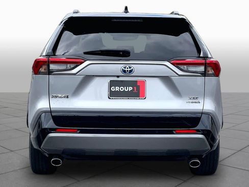 Used 2020 Toyota RAV4 XSE AWD/4WD image 4