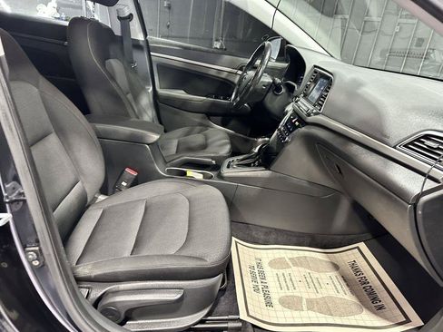 Used 2017 Hyundai Elantra Value Edition FWD image 35