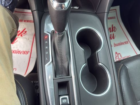 Used 2018 Chevrolet Equinox Premier image 19