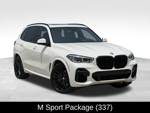 Used 2022 BMW X5 xDrive40i w/ M Sport Package AWD/4WD image 2
