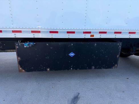 Used 2022 Ford F650 2WD Regular Cab Super Duty image 22