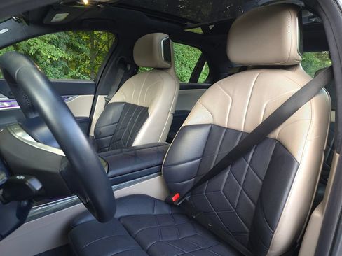 Used 2024 BMW i7 eDrive50 w/ Executive Package RWD image 14