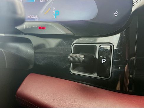 Certified 2022 Porsche Taycan image 18