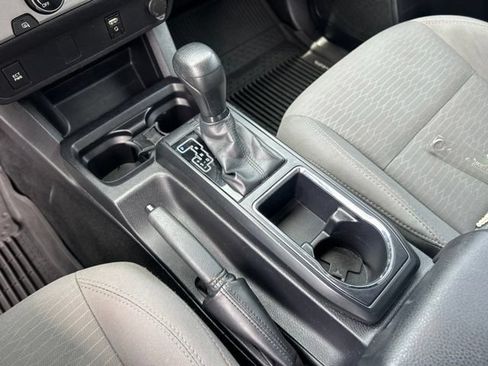 Used 2017 Toyota Tacoma SR RWD image 24
