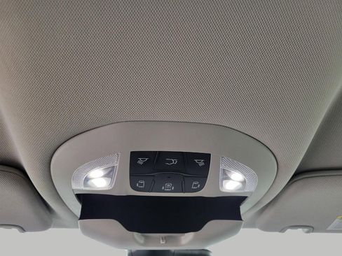 Used 2024 Chrysler Pacifica Touring-L image 17