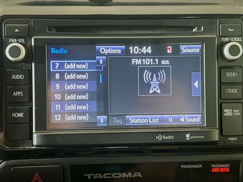 Used 2015 Toyota Tacoma PreRunner w/ SR5 Package image 19