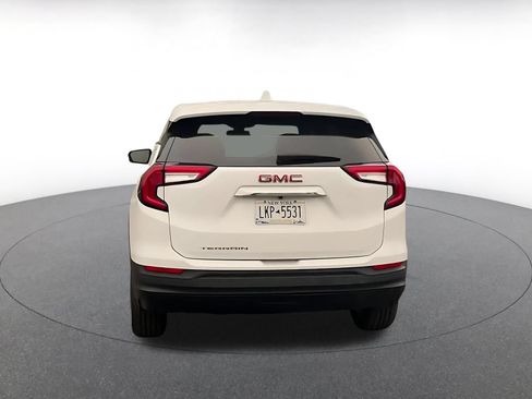 Used 2024 GMC Terrain SLE FWD image 11