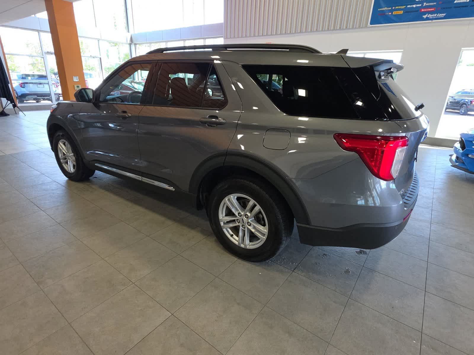 Used 2023 Ford Explorer XLT w/ Equipment Group 202A AWD/4WD image 10