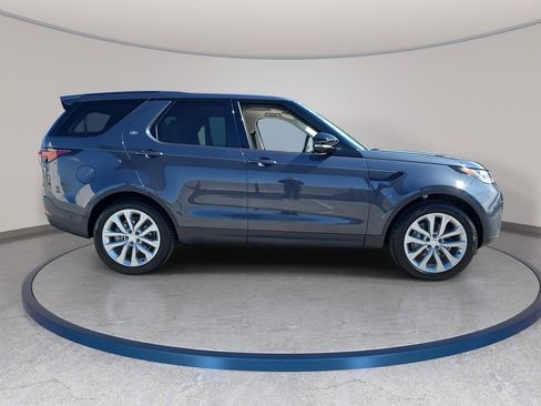 New 2026 Land Rover Discovery S image 4