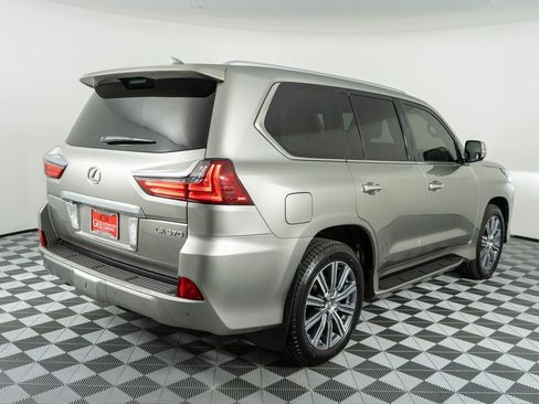 Used 2016 Lexus LX 570 4WD w/ Luxury Package image 6