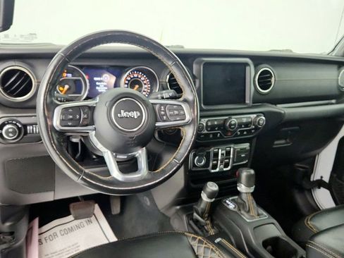 Used 2022 Jeep Gladiator Overland image 12