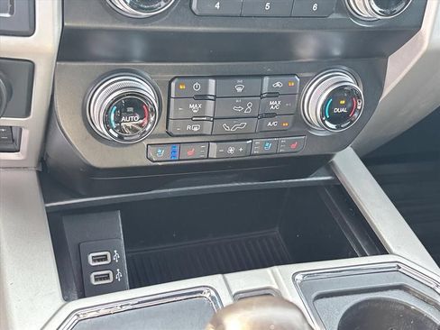 Used 2020 Ford F150 Lariat w/ Equipment Group 502A Luxury AWD/4WD image 29