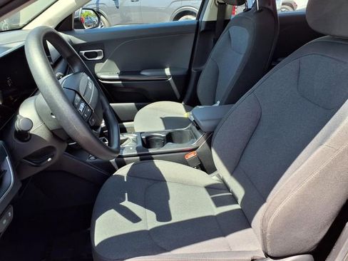 Used 2025 Kia K4 LXS image 15