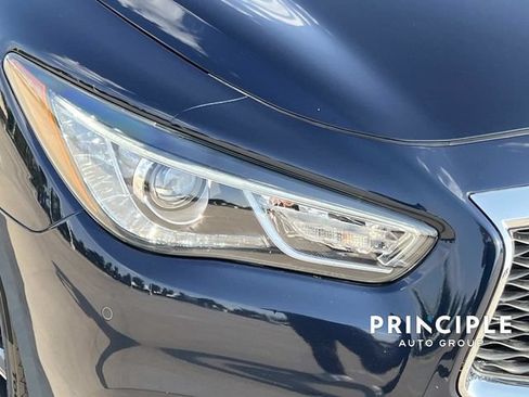 Used 2019 INFINITI QX60 Luxe w/ Sensory Package FWD image 9