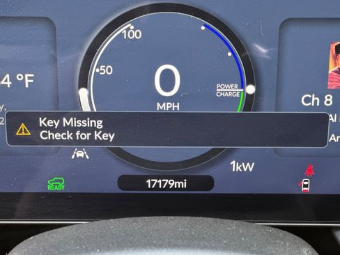 Certified 2024 Honda Prologue Touring image 24