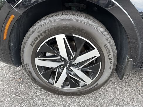 Used 2023 Kia Sorento S w/ Panoramic Sunroof Package FWD image 7