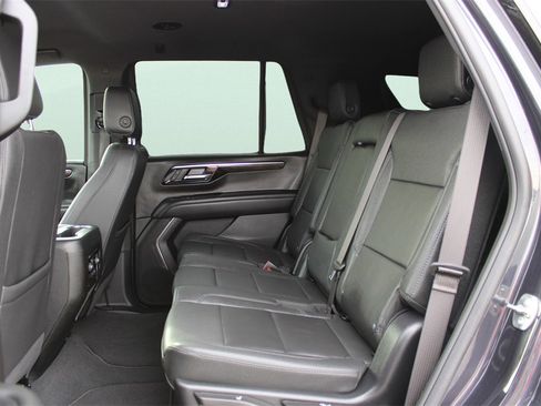 Used 2025 Chevrolet Tahoe LT image 15