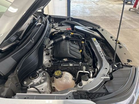 Used 2025 Chevrolet Trax LT w/ LT Convenience Package image 31