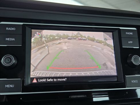 Used 2023 Volkswagen Jetta SE FWD image 17