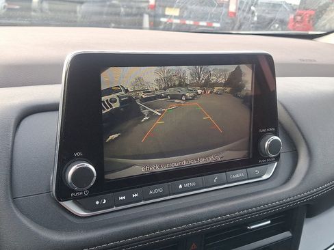 Used 2023 Nissan Rogue SV image 26