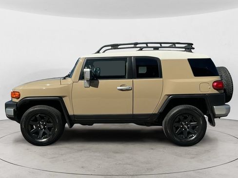 Used 2014 Toyota FJ Cruiser 4WD w/ Convenience Package image 8