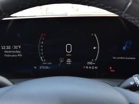 Used 2025 Cadillac XT4 Premium Luxury image 13