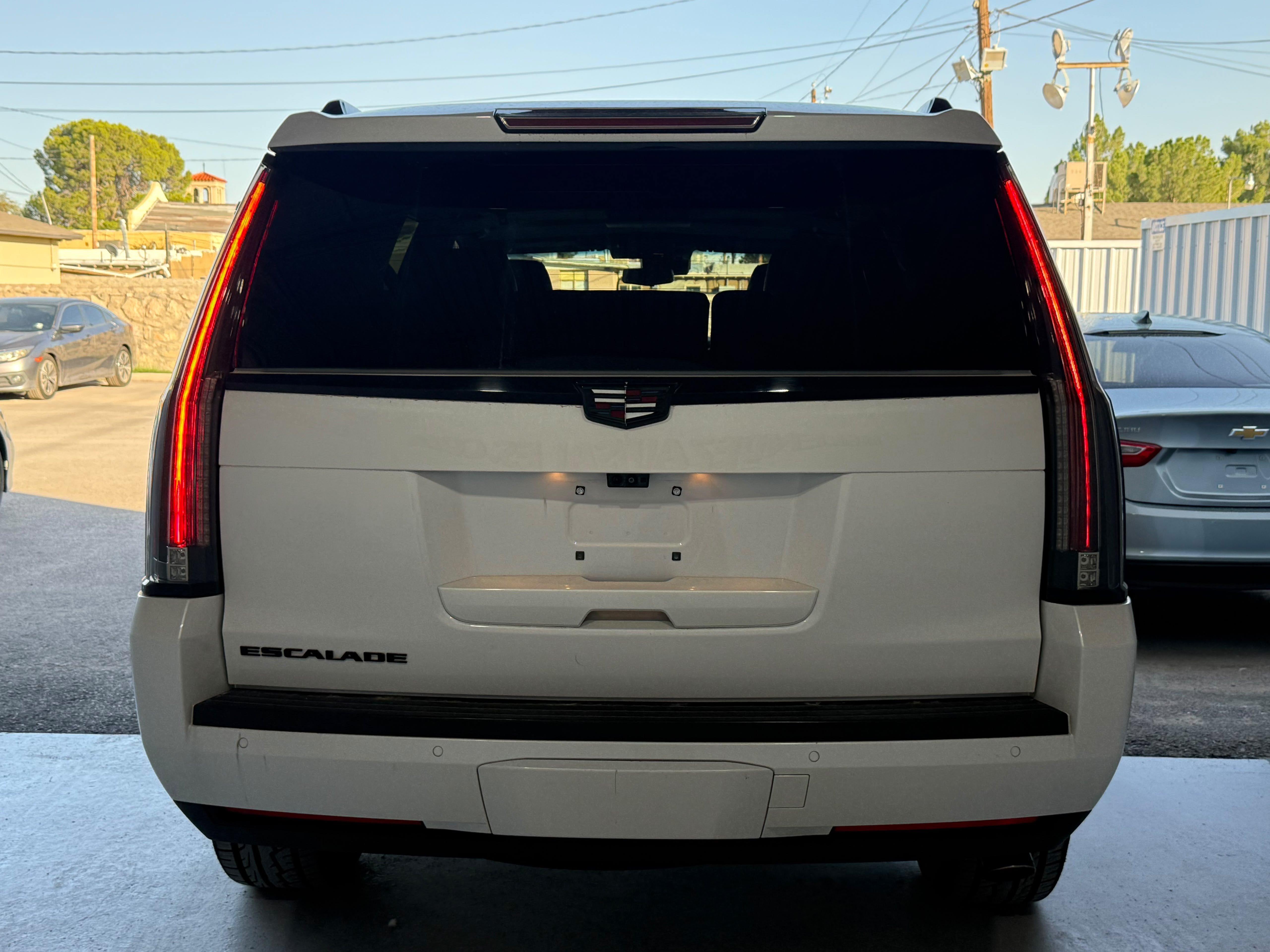 Used 2020 Cadillac Escalade Platinum AWD/4WD image 4