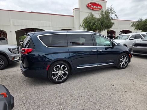 Certified 2024 Chrysler Pacifica Pinnacle FWD image 13