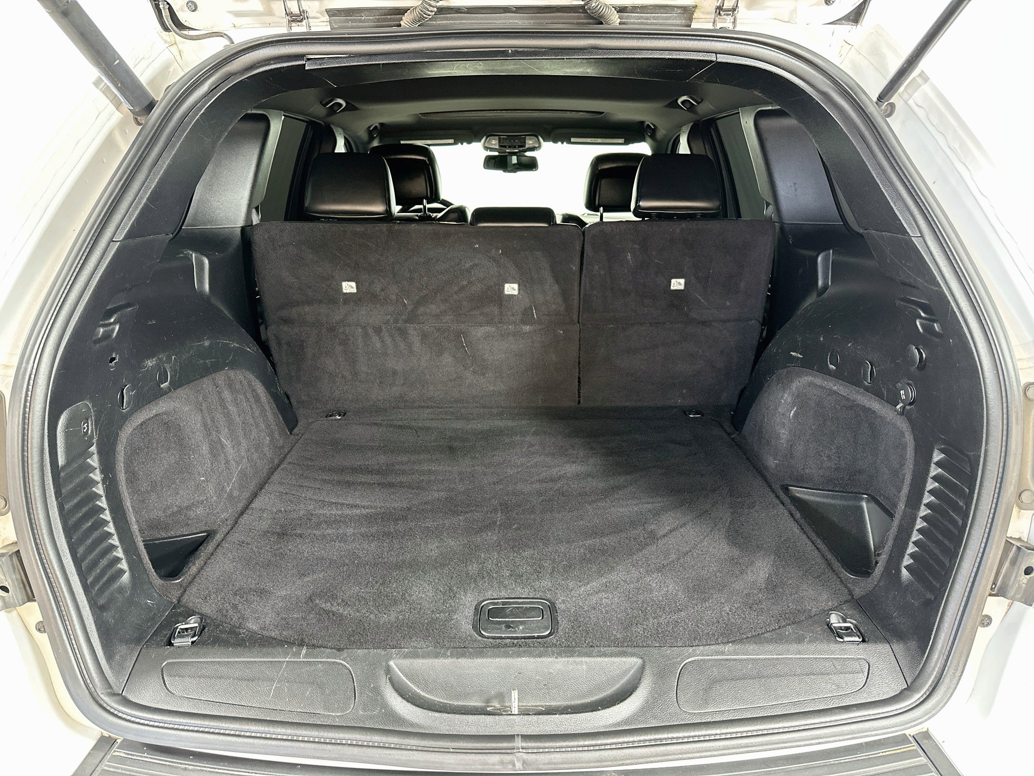 Used 2014 Jeep Grand Cherokee Altitude AWD/4WD image 26