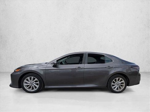 Used 2023 Toyota Camry LE image 2