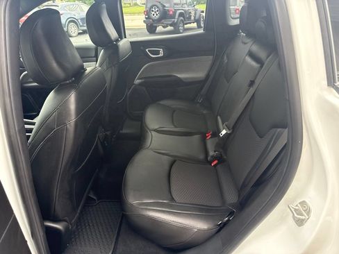 Used 2023 Jeep Compass Latitude w/ Convenience Group AWD/4WD image 11