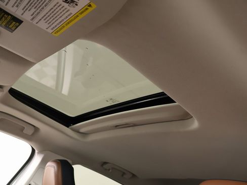 Used 2024 Ford Maverick Lariat image 16