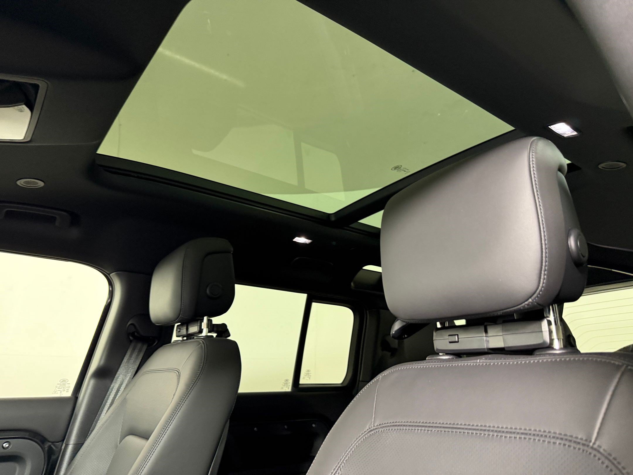 New 2026 Land Rover Defender 110 S AWD/4WD image 23