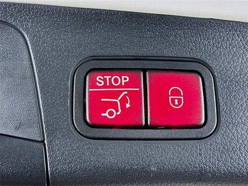 Certified 2023 Mercedes-Benz GLA 250 4MATIC image 35